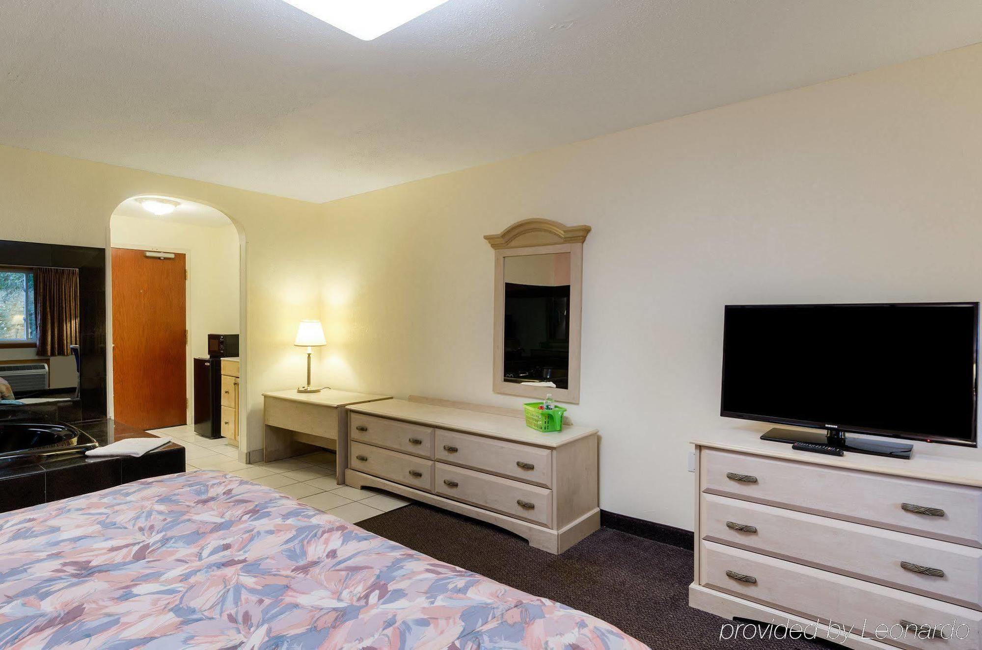 Red Roof Inn Sutton 외부 사진